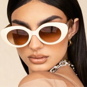 DEZI Thelma Sunglasses in Heavy Cream Ivory & Honey Faded